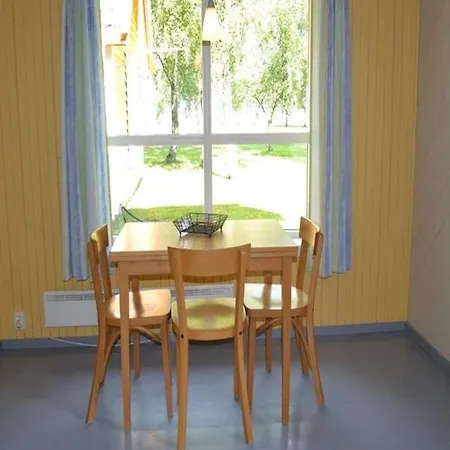 4 Person In Laerdal